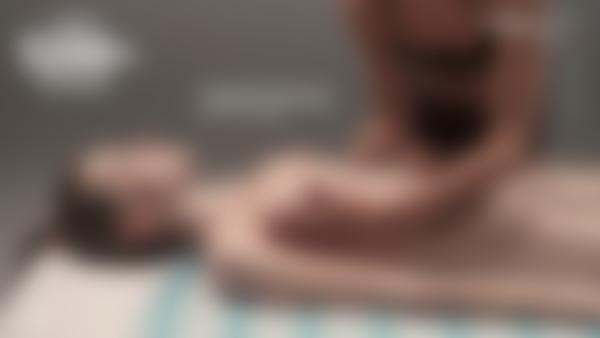 Skærmgreb #11 fra filmen Forførende sensuel massage